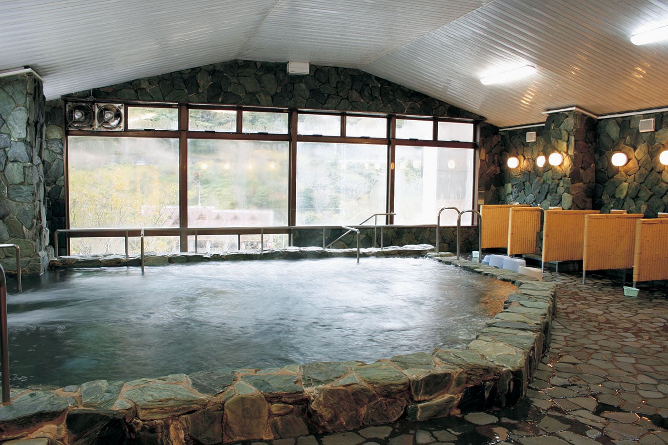 月ヶ谷温泉 月の宿